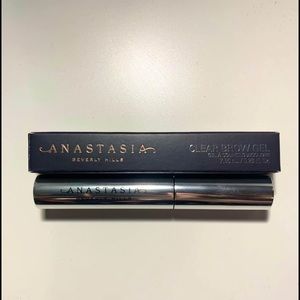 2 Anastasia Beverly Hills clear brow gel